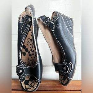 Fly London Wedge Sandal (size 39)